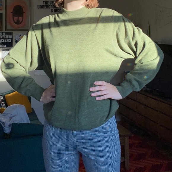 Green mock neck/ turtleneck - Picture 4 of 4